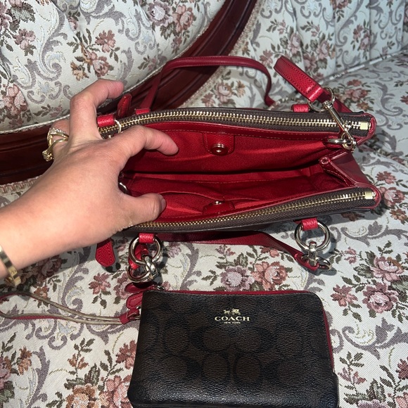 Authentic Coach Small Two way bag and go zippy wallet.Both are Good Condition - Picture 8 of 12